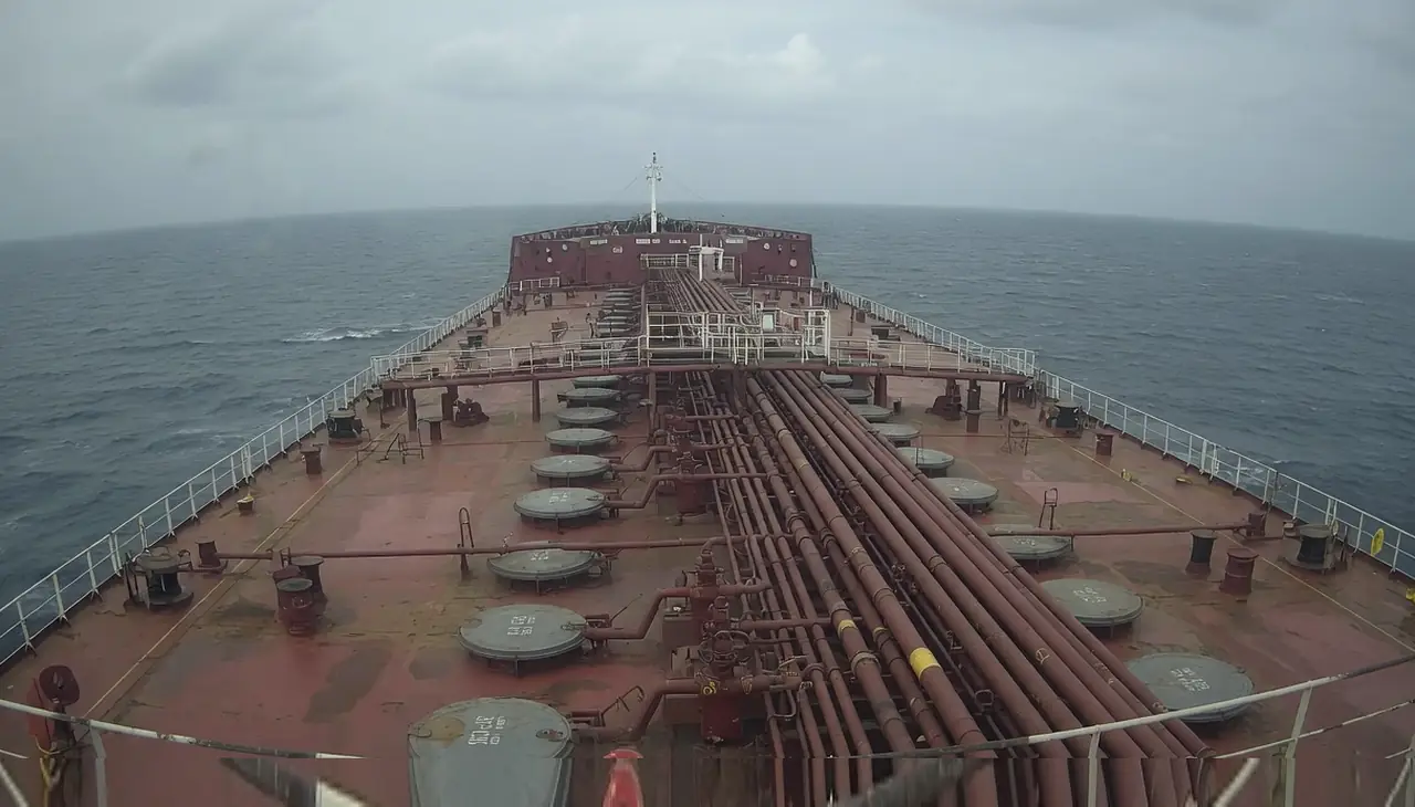 Standbild von Hauptdeck vorn auf MV Straits